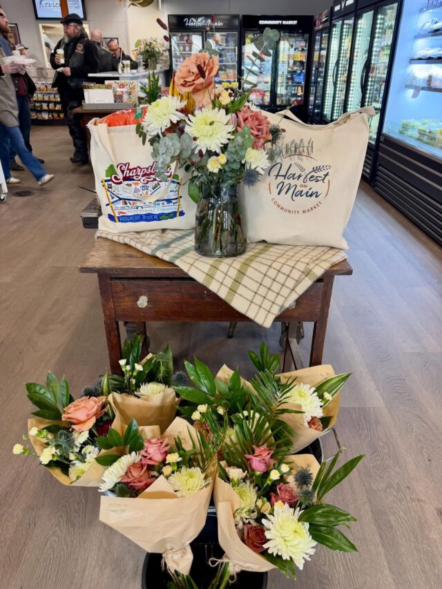 While researching neighborhood markets for Harvest on Main, Jill spent time visiting places she loves — including Mayfly Market & Deli @mayflypgh on Pittsburgh’s North Side.

While she was there, the team shared a story about a customer who stopped in every day during cancer treatment to treat herself to fresh flowers.

That moment stayed with her.

Now, Jill is bringing that same kind of everyday beauty to our neighbors here in Sharpsburg.

“I wanted it to be something we have here that feels nice, and brings a little bit of brightness to someone’s day,” says Jill, Harvest on Main’s Director of Operations. “Even if they don’t buy them, they’ll know we have them.”

If you’re nearby today, we hope you’ll stop in and bring a little brightness home with you 💐 @rootsellerpgh