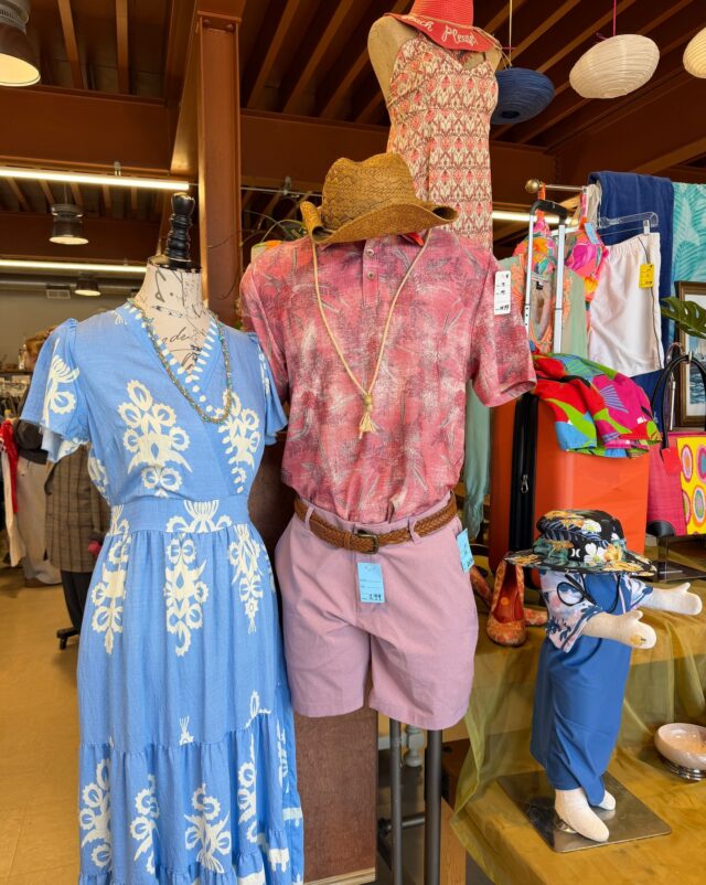 Mid-April already? Summer’s not far off!

We’ve started putting out some summer pieces - lighter clothes, a few good dresses, swimwear, and everyday staples. Here are some of our favorite finds from the past week.

Come by when you’ve got a minute and see what’s there.

#pittsburghthrift #secondhand #summeroutfits #sharpsburg