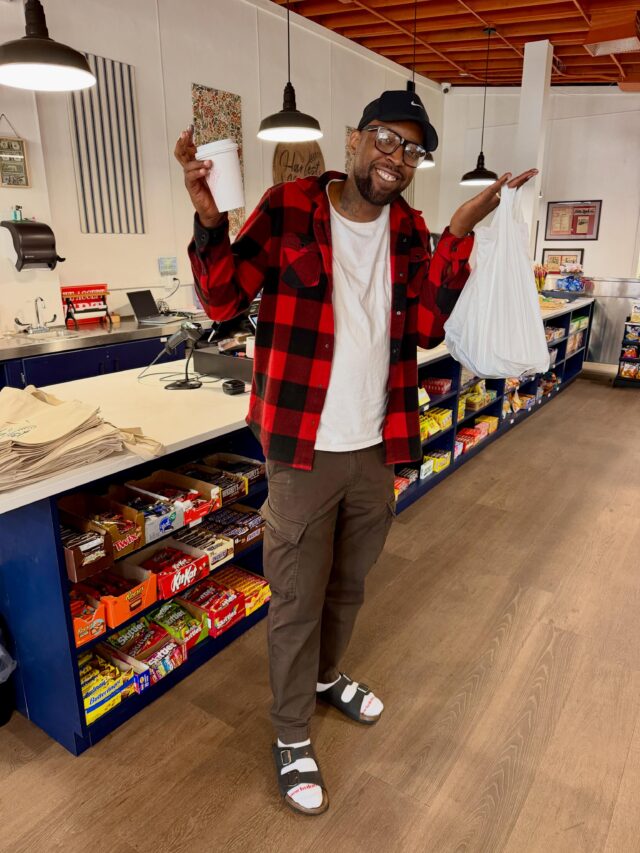 Corey Ochi knows where to find a good lunch.

A Sharpsburg councilperson, artist, neighbor, husband, and dad. Corey’s art studio is just down the street on North Canal. When it’s time for a break, he walks over to Harvest on Main for his usual: Chicken Thighs with Thai Rice.

When we dreamed about bringing fresh, affordable food back to Sharpsburg, this is what we meant — neighbors being able to walk down the street and find a meal they enjoy.

Fresh, flavorful, and just down the street.

#neighborly #sharpsburg #pittsburghfoodie #localgrocerystore #harvestonmain